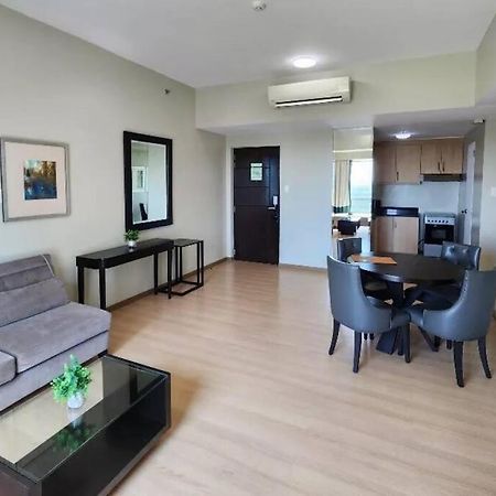 Spacious Bgc 2 Bedroom With A View Manila Eksteriør bilde