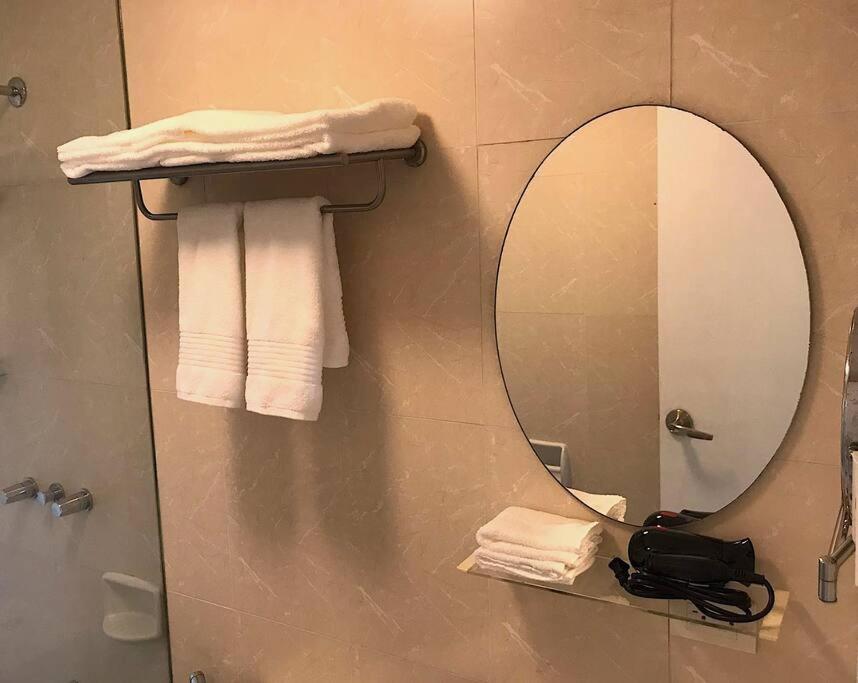 Spacious Bgc 2 Bedroom With A View Manila Eksteriør bilde