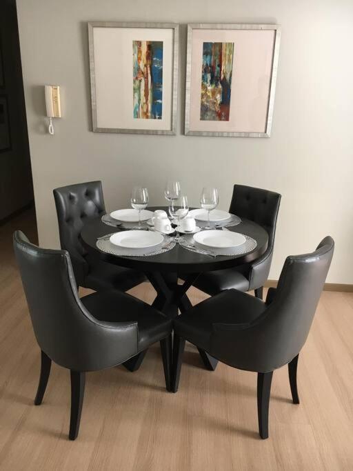 Spacious Bgc 2 Bedroom With A View Manila Eksteriør bilde